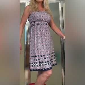 Adorable max studio size small